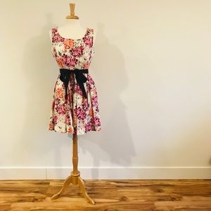 Floral ELLE Dress with Pockets (Size 16)